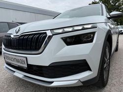 Weiß Gebraucht 2024 Skoda Kamiq ScoutLine SUV | 23.200 € (Fairer Preis)