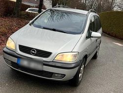Grau Gebraucht 2001 Opel Zafira Van / Kleinbus | 1.150 € (Superpreis)
