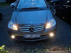 Grau Gebraucht 2011 Mercedes 180 Elegance Limousine | 10.250 €