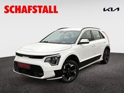 Weiss ((ud) schneeweiss) Gebraucht 2023 Kia e-Niro Vision SUV | 24.979 € (Guter Preis)