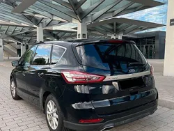 Schwarz Gebraucht 2016 Ford S-MAX Vignale Van / Kleinbus | 10.500 € (Fairer Preis)
