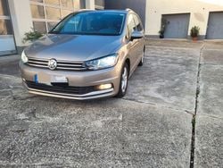 Gold Gebraucht 2017 VW Touran Edition Van / Kleinbus | 16.990 € (Fairer Preis)