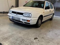 Weiß Gebraucht 1996 VW Golf III Kleinwagen | 1.550 €