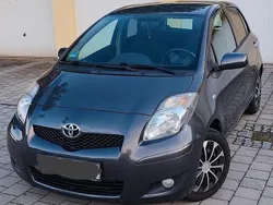 Grau Gebraucht 2011 Toyota Yaris Life Kleinwagen | 3.700 € (Guter Preis)
