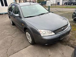 Grau Gebraucht 2002 Ford Mondeo Trend Limousine | 999 € (Guter Preis)