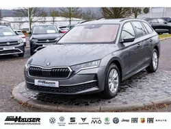 Graphitegrau metallic Gebraucht 2024 Skoda Octavia Selection Kombi | 29.222 € (Superpreis)