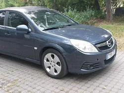 Grau Gebraucht 2006 Opel Vectra Limousine | 800 €
