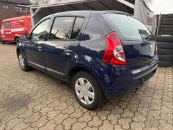 Blau Gebraucht 2011 Dacia Sandero Ambiance Limousine | 1.490 € (Fairer Preis)