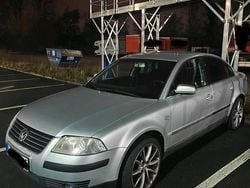 Silber Gebraucht 2002 VW Passat Basis Limousine | 1.200 € (Guter Preis)