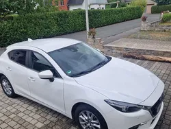 Weiß Gebraucht 2018 Mazda 3 Exclusive-Line Limousine | 14.200 € (Fairer Preis)