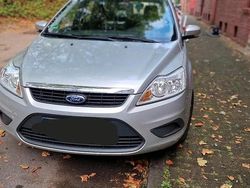 Silber Gebraucht 2009 Ford Focus Kombi | 2.200 € (Guter Preis)