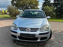 Silber Gebraucht 2004 VW Golf V Kleinwagen | 2.800 € (Teuer)
