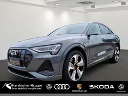 Grau Gebraucht 2021 Audi e-tron Comfort SUV | 39.880 € (Teuer)