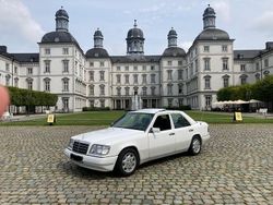 Weiß Gebraucht 1994 Mercedes E200 Limousine | 10.000 €
