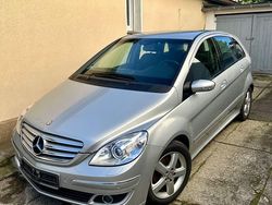 Grau Gebraucht 2007 Mercedes B200 Van / Kleinbus | 5.750 € (Fairer Preis)