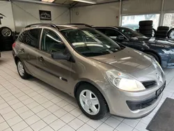 Grau Gebraucht 2009 Renault Clio II Luxe Limousine | 3.990 € (Fairer Preis)