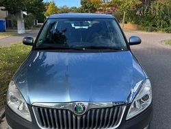 Grau Gebraucht 2011 Skoda Fabia Kleinwagen | 2.000 € (Superpreis)