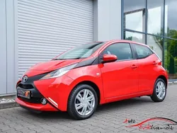 Rot Gebraucht 2016 Toyota Aygo X-play Kleinwagen | 7.690 € (Fairer Preis)