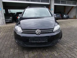 Schwarz Gebraucht 2010 VW Golf Plus Cross Team Van / Kleinbus | 5.600 € (Fairer Preis)