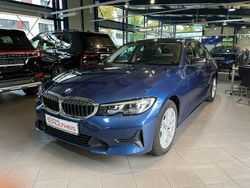 Blau Gebraucht 2021 BMW 318 Advantage Limousine | 23.990 € (Guter Preis)