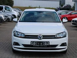 Weiß Gebraucht 2021 VW Polo Comfortline Limousine | 12.900 € (Guter Preis)