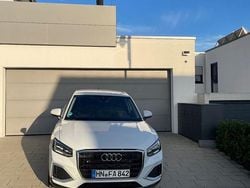 Weiß Gebraucht 2024 Audi Q2 Ambiente SUV | 24.600 € (Guter Preis)