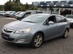 Silber Gebraucht 2011 Opel Astra Edition Kombi | 2.499 € (Guter Preis)