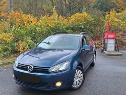 Blau Gebraucht 2011 VW Golf VI Kleinwagen | 3.900 € (Fairer Preis)
