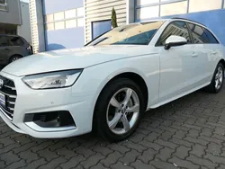 Weiß (metallic) Gebraucht 2020 Audi A4 Sport Kombi | 22.850 € (Fairer Preis)