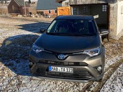 Braun Gebraucht 2016 Toyota RAV4 Hybrid Edition-S SUV | 16.999 € (Guter Preis)