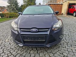 Grau Gebraucht 2013 Ford Focus Titanium Limousine | 5.590 € (Guter Preis)