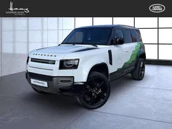 Fuji white Gebraucht 2024 Land Rover Defender SE Dynamic SUV | 88.800 €