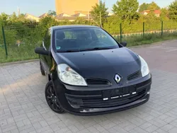Schwarz Gebraucht 2006 Renault Clio II Limousine | 2.780 € (Fairer Preis)
