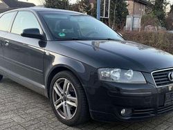 Schwarz Gebraucht 2003 Audi A3 Attraction Limousine | 750 € (Fairer Preis)