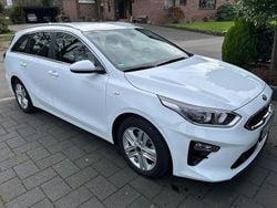 Weiß Gebraucht 2019 Kia Ceed Sportswagon Vision Kombi | 15.300 € (Guter Preis)