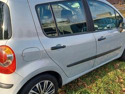 Silber Gebraucht 2006 Renault Modus Dynamique Van / Kleinbus | 2.650 € (Etwas zu teuer)