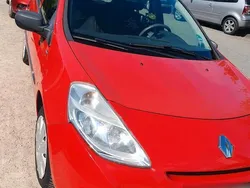 Rot Gebraucht 2011 Renault Clio II Limousine | 2.200 €