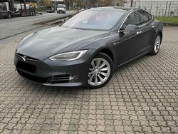 Grau Gebraucht 2018 Tesla Model S Kleinwagen | 29.900 € (Guter Preis)