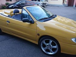 Gelb Gebraucht 1997 Renault Mégane Cabriolet Cabrio | 4.333 €