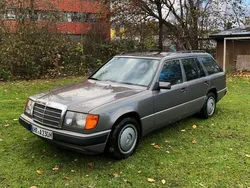 Grau Gebraucht 1990 Mercedes 230 Kombi | 2.100 €