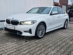 Alpinweiss 3 Gebraucht 2021 BMW 330e Sport Line Limousine | 28.998 € (Guter Preis)