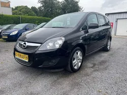 Schwarz Gebraucht 2011 Opel Zafira Family Van / Kleinbus | 6.990 € (Teuer)