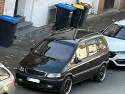 Schwarz Gebraucht 2001 Opel Zafira Van / Kleinbus | 1.000 € (Guter Preis)