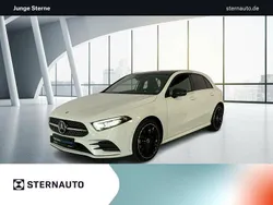 Weiß Gebraucht 2022 Mercedes A250 AMG line Limousine | 32.980 € (Etwas zu teuer)