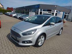 Silber Gebraucht 2018 Ford S-MAX Titanium Van / Kleinbus | 17.990 € (Fairer Preis)