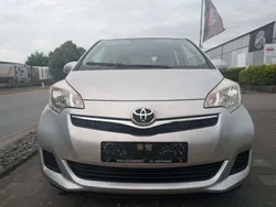 Silber Gebraucht 2011 Toyota Verso-S Cool Van / Kleinbus | 5.200 € (Guter Preis)