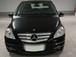 Schwarz Gebraucht 2011 Mercedes B180 Van / Kleinbus | 6.300 € (Fairer Preis)
