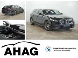 Saphirschwarz metallic Gebraucht 2024 BMW 520 Kombi | 51.940 € (Guter Preis)