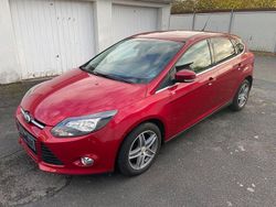 Rot Gebraucht 2012 Ford Focus S Limousine | 8.900 € (Fairer Preis)