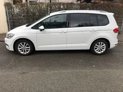 Weiß Gebraucht 2016 VW Touran Comfortline Van / Kleinbus | 17.600 € (Guter Preis)